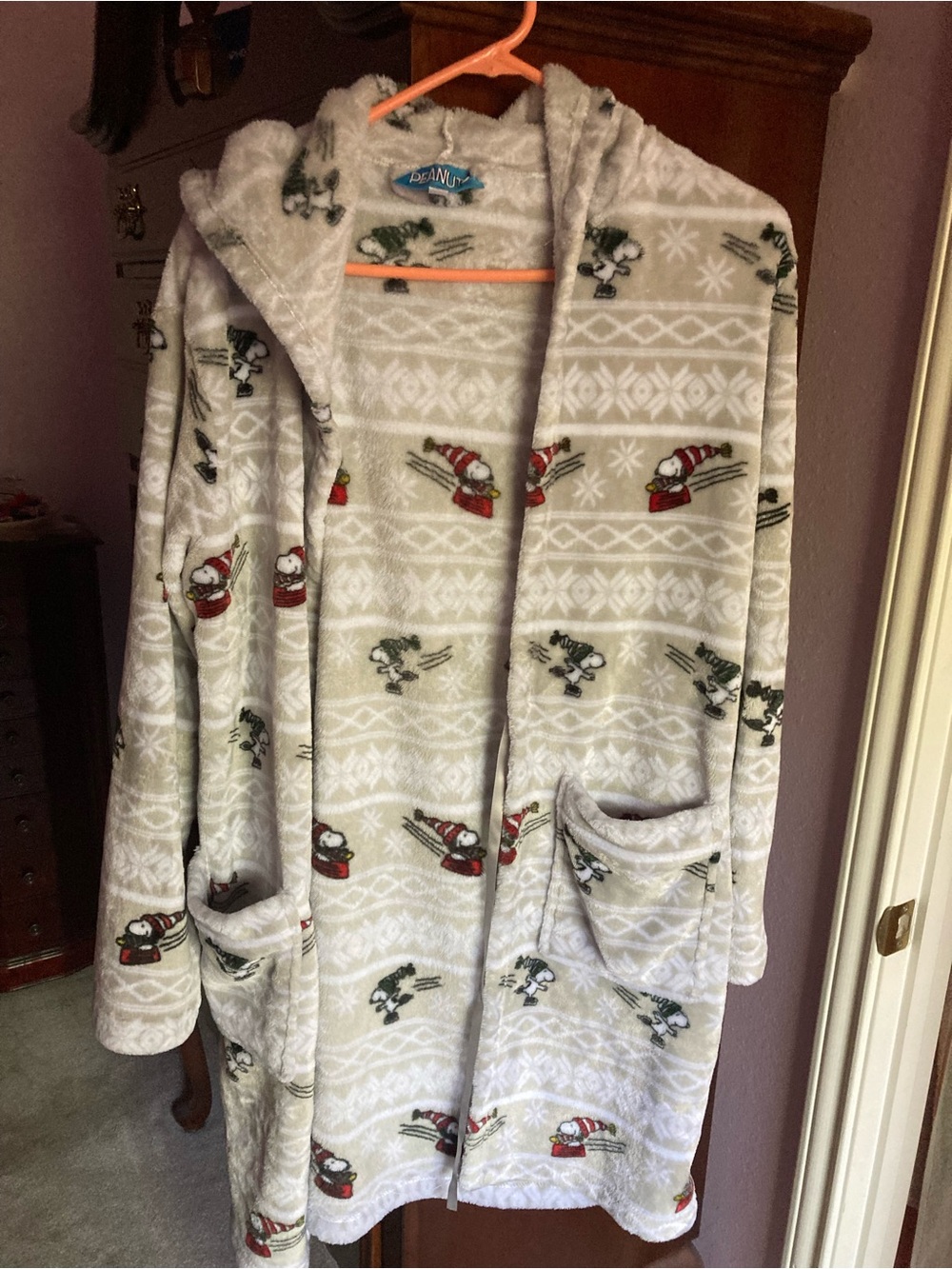 Peanuts Cream Hooded Fleece Robe with Snoopy Ski Print